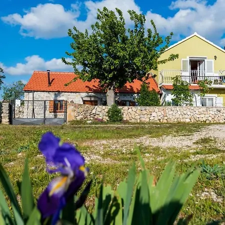 Peaceful House In Nature Nearby National Park Krka Bristane Extérieur photo