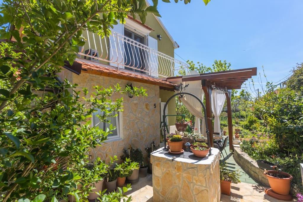 Semesterbostad Peaceful House In Nature Nearby National Park Krka
