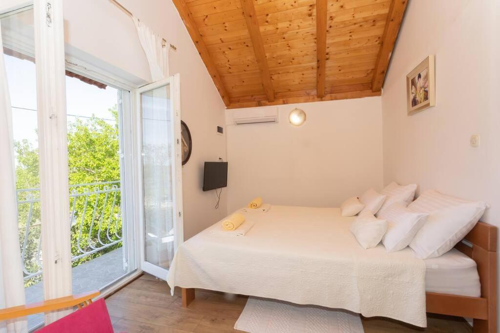 Peaceful House In Nature Nearby National Park Krka Bristane