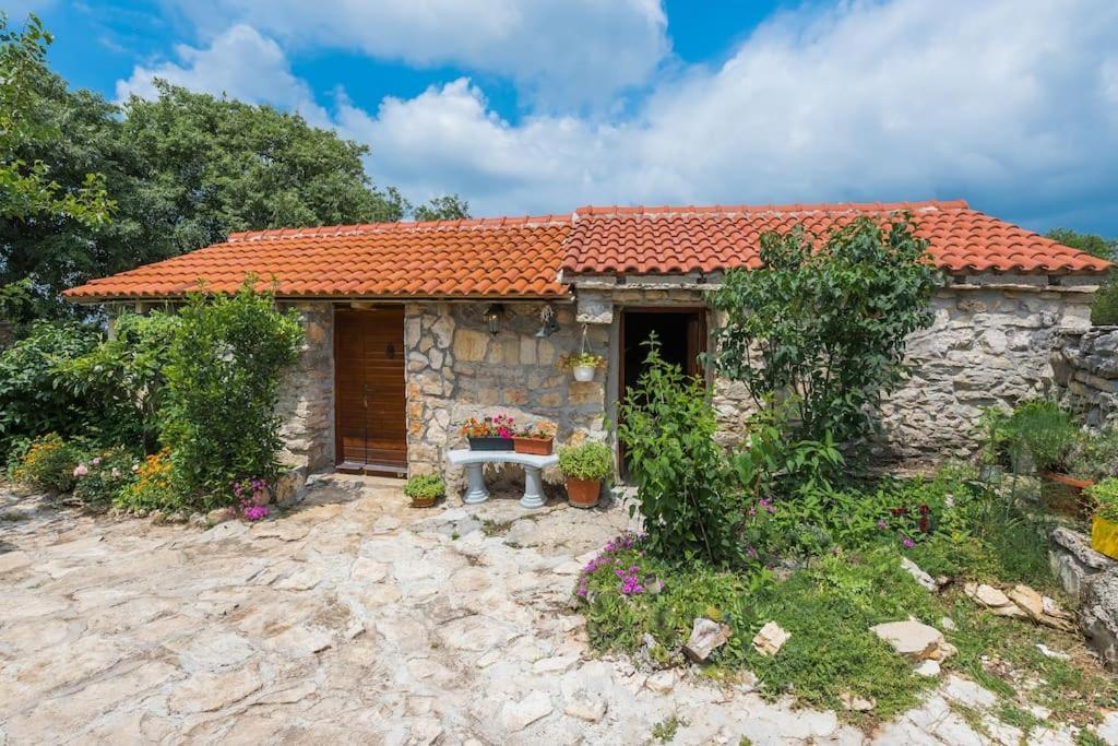 Hébergement de vacances Peaceful House In Nature Nearby National Park Krka Bristane